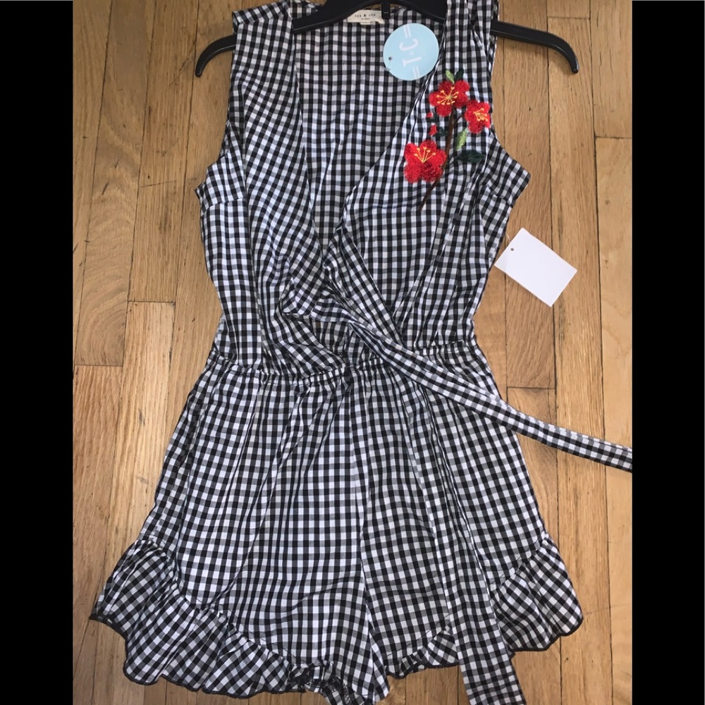 Romper checkered (check out matching sandals)